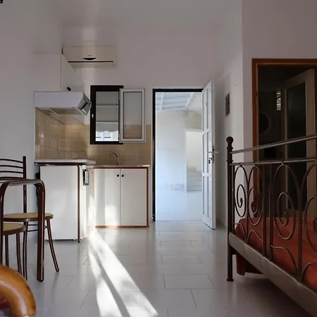 Aparthotel Maria Andreou Rovies